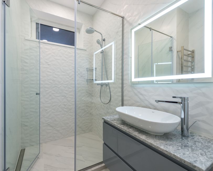 Fürdő és WC egyesítés, walk-in zuhany — II. kerület